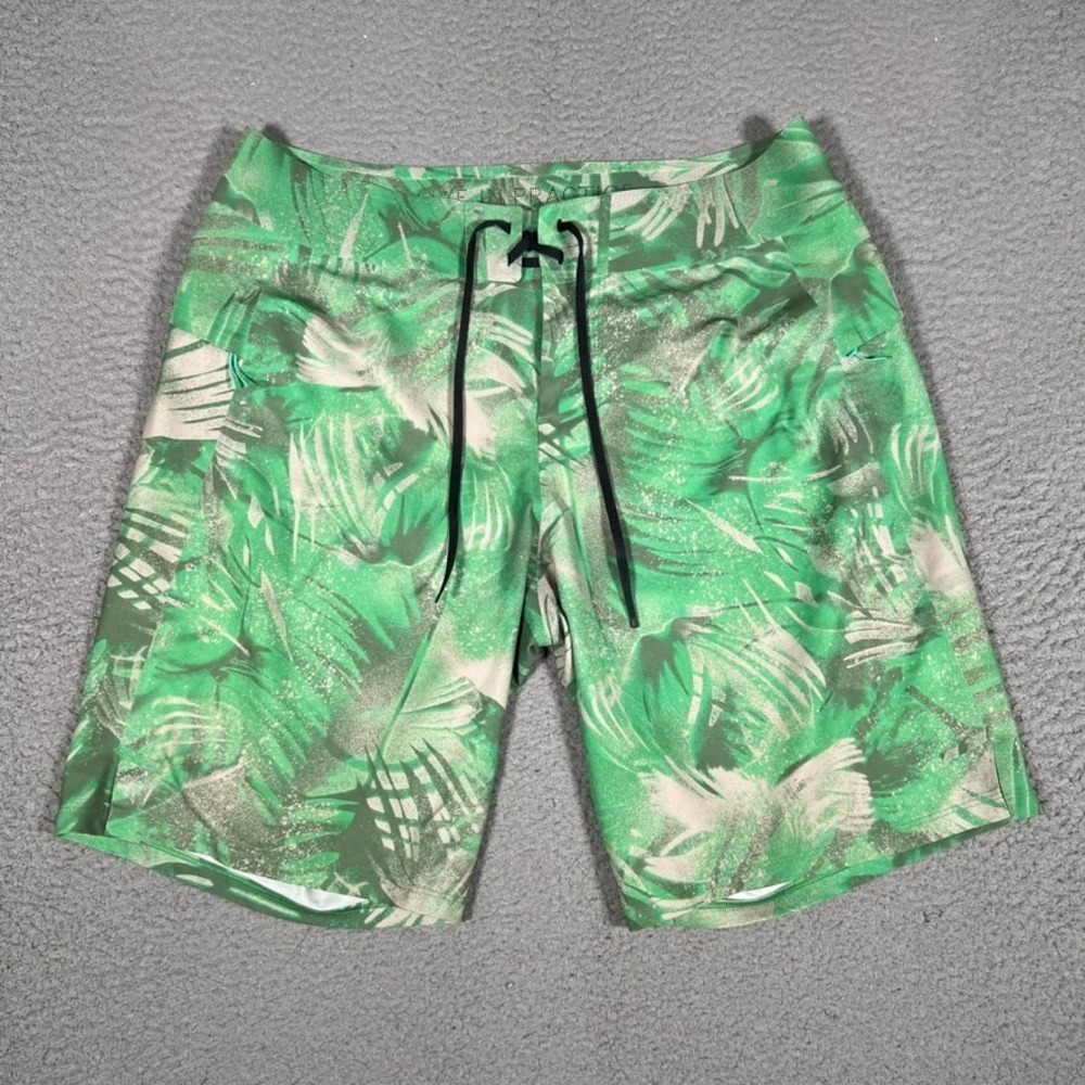 Lululemon Shorts Mens 32 Green Palm Current State Board‎ Swim Beach Drawstring